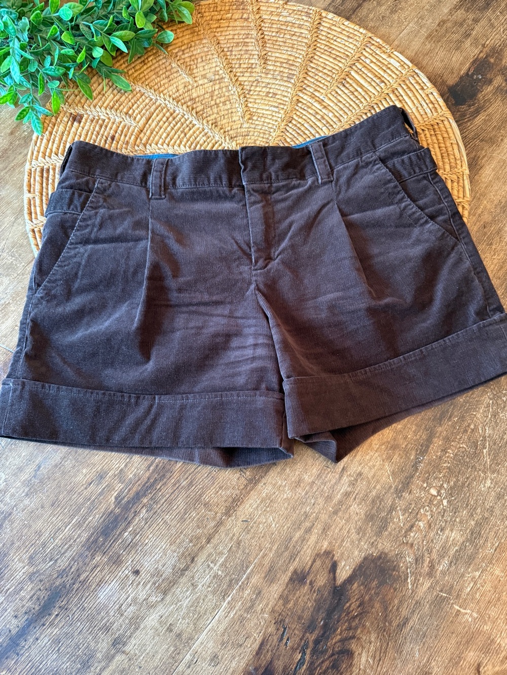 Vince Women’s Dark Brown Corduroy Cuffed Shorts